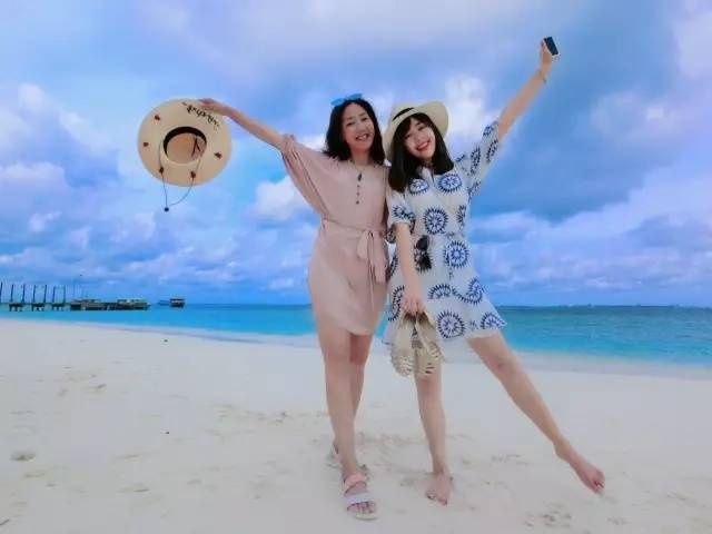 把旅行玩成时装周,看人家母女是怎么穿的!